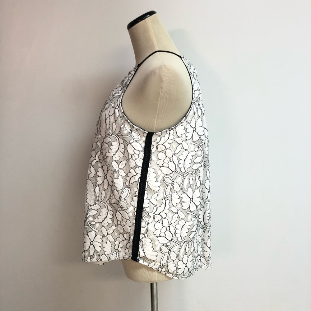 Doe + Rae Floral White Lace Top - Picture 3 of 3